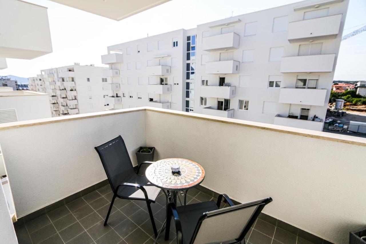 Luce Gold Apartment *